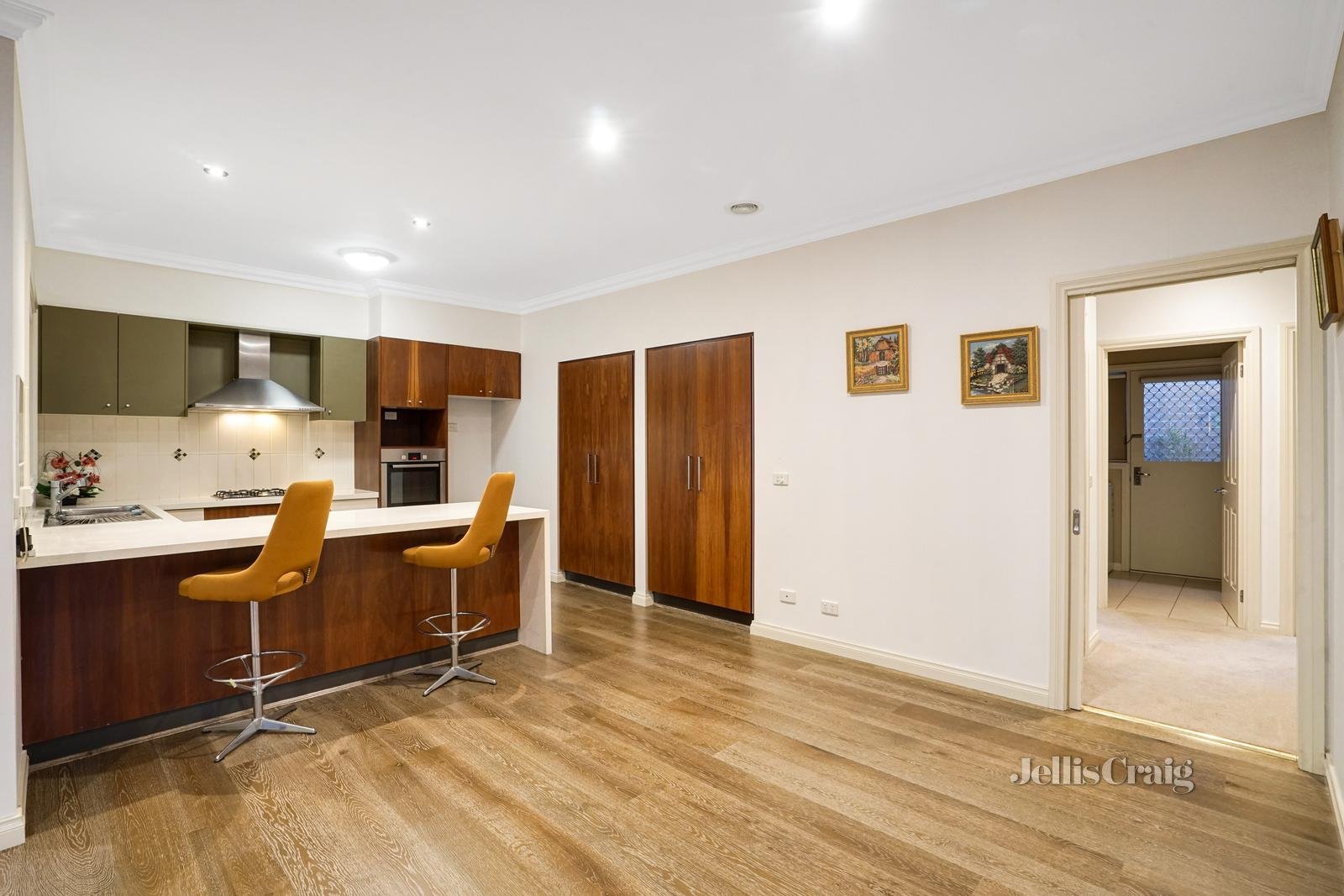 2/86 Huntingdale Road, Mount Waverley image 5
