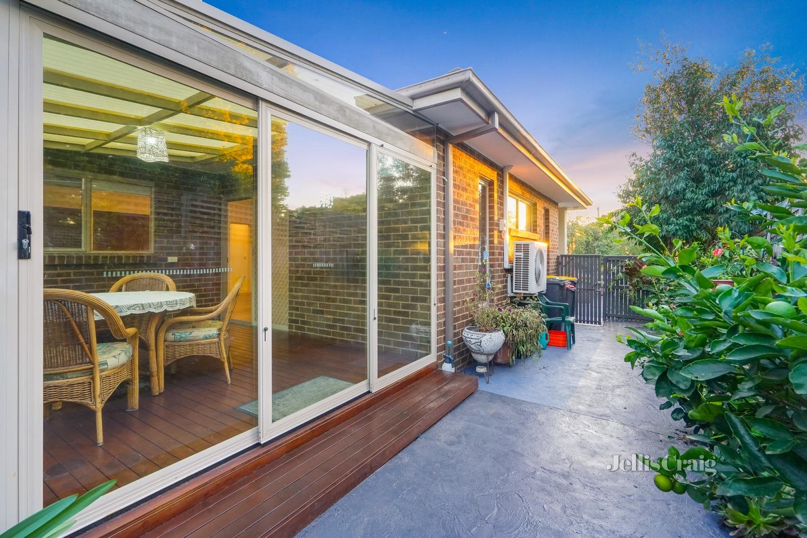 2/86 Huntingdale Road, Mount Waverley image 10