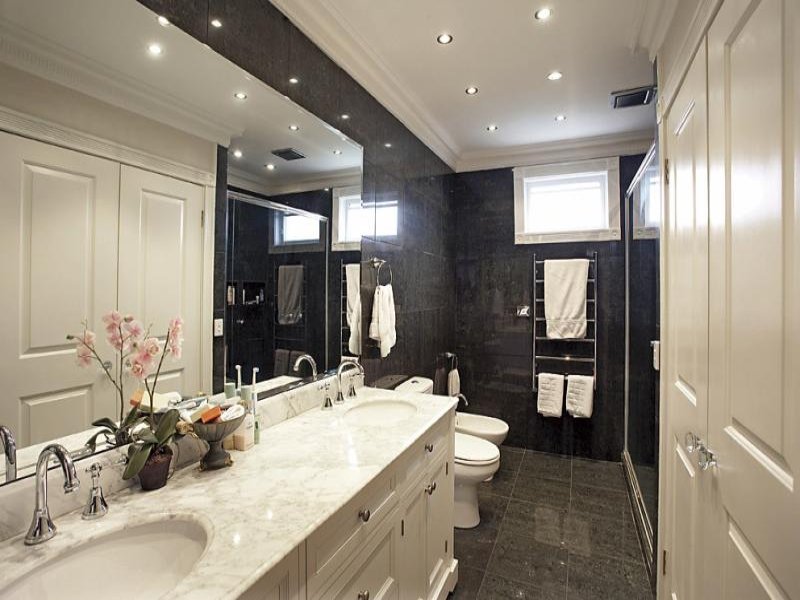 286 Mont Albert Road, Surrey Hills image 4
