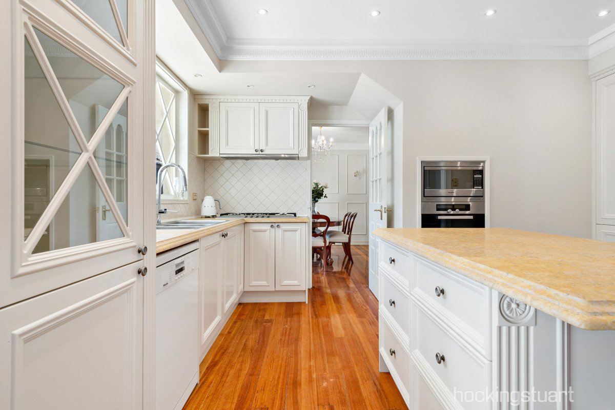 286 Mont Albert Road, Surrey Hills image 4