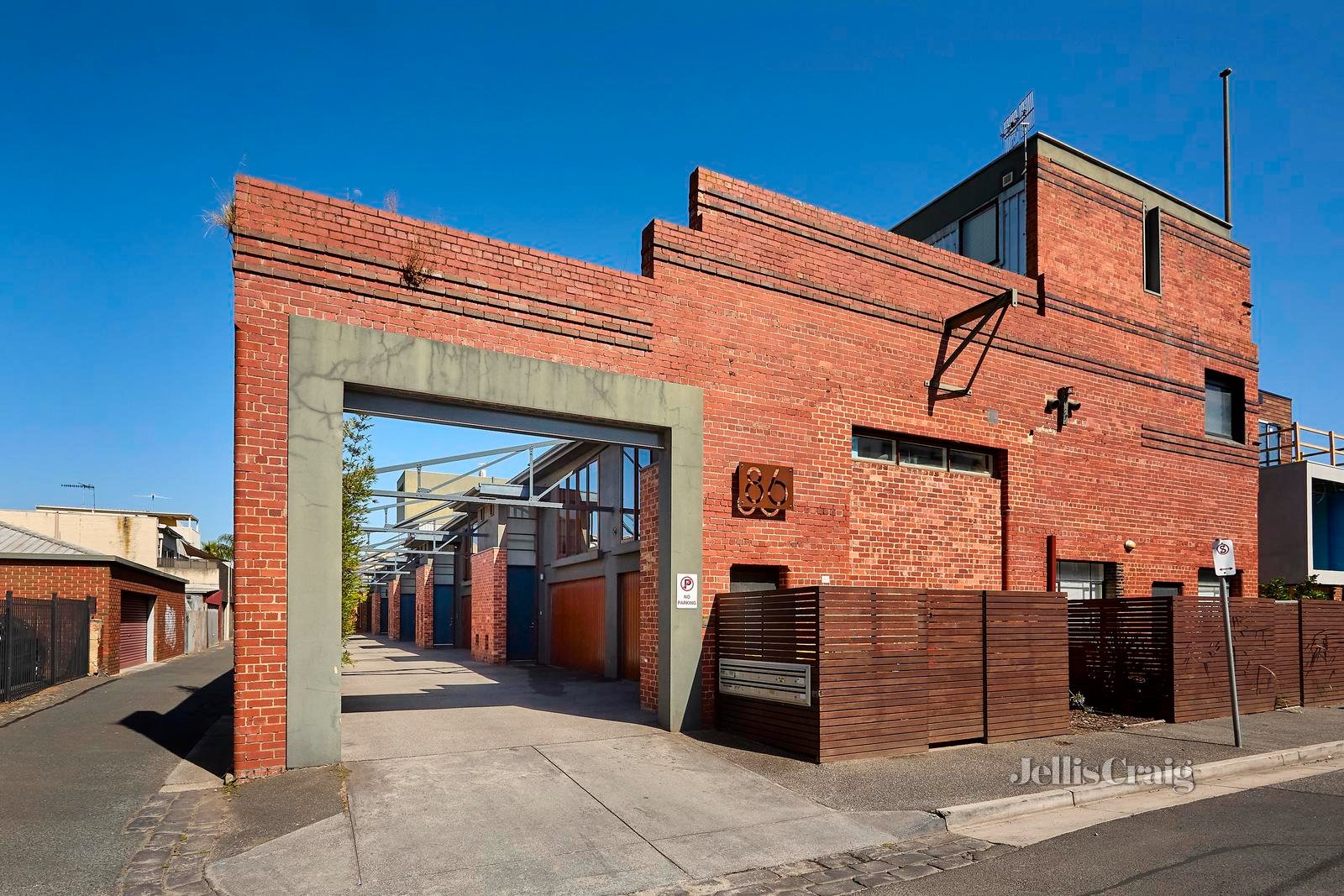 2/86 Type Street, Richmond image 1