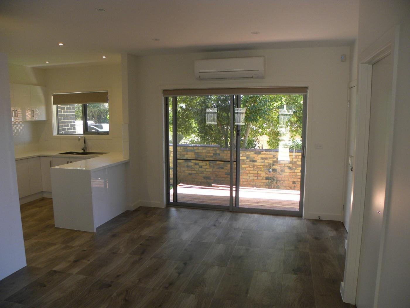 Property Gallery Thumbnail 8