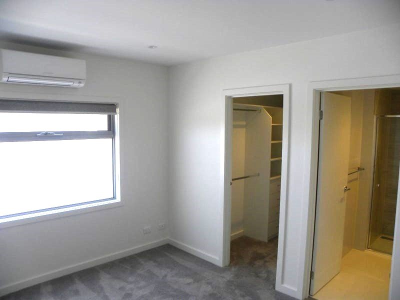 2/865 Station Street, Box Hill image 4