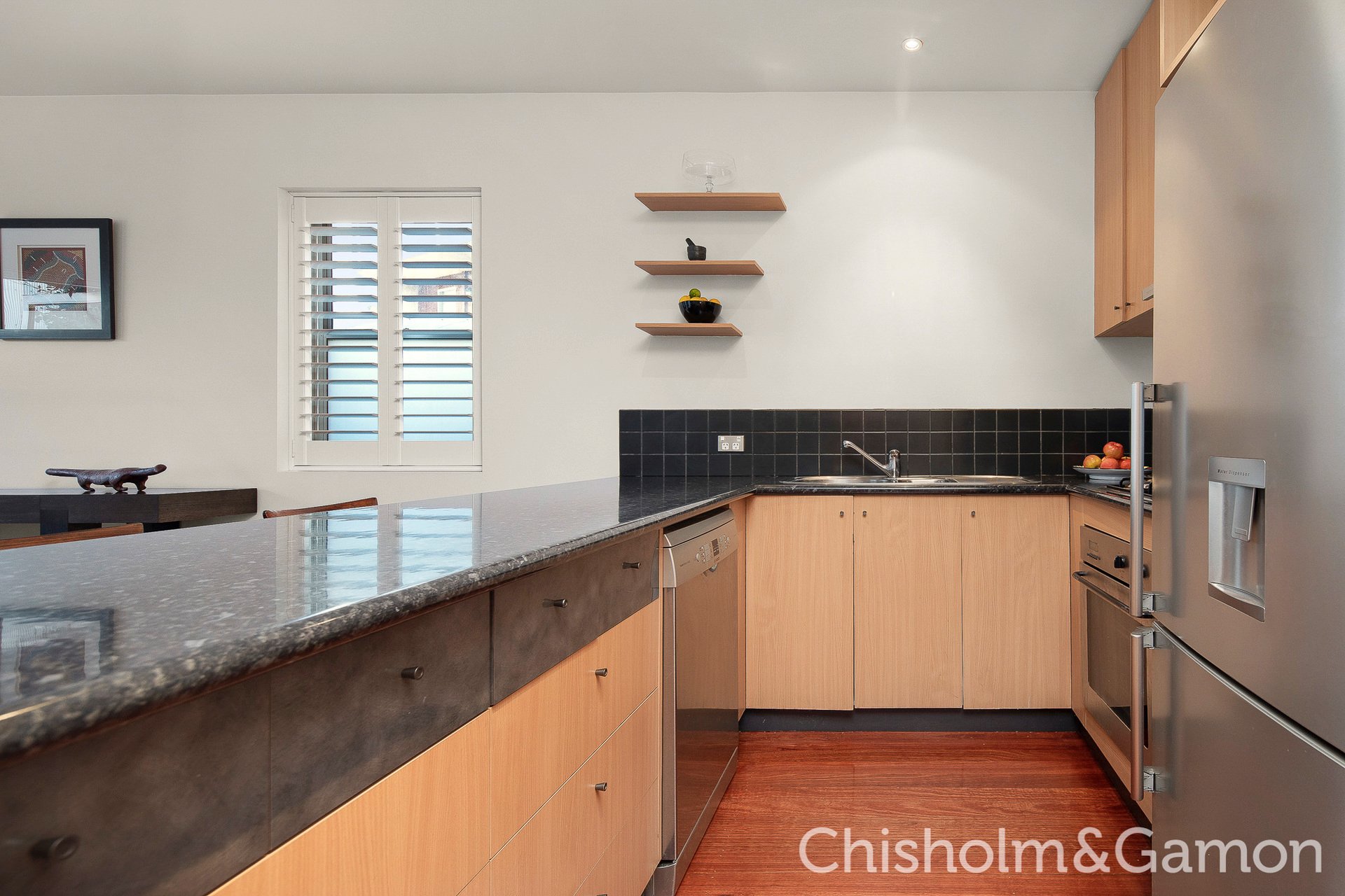 2/86A Marine Parade, Elwood image 4