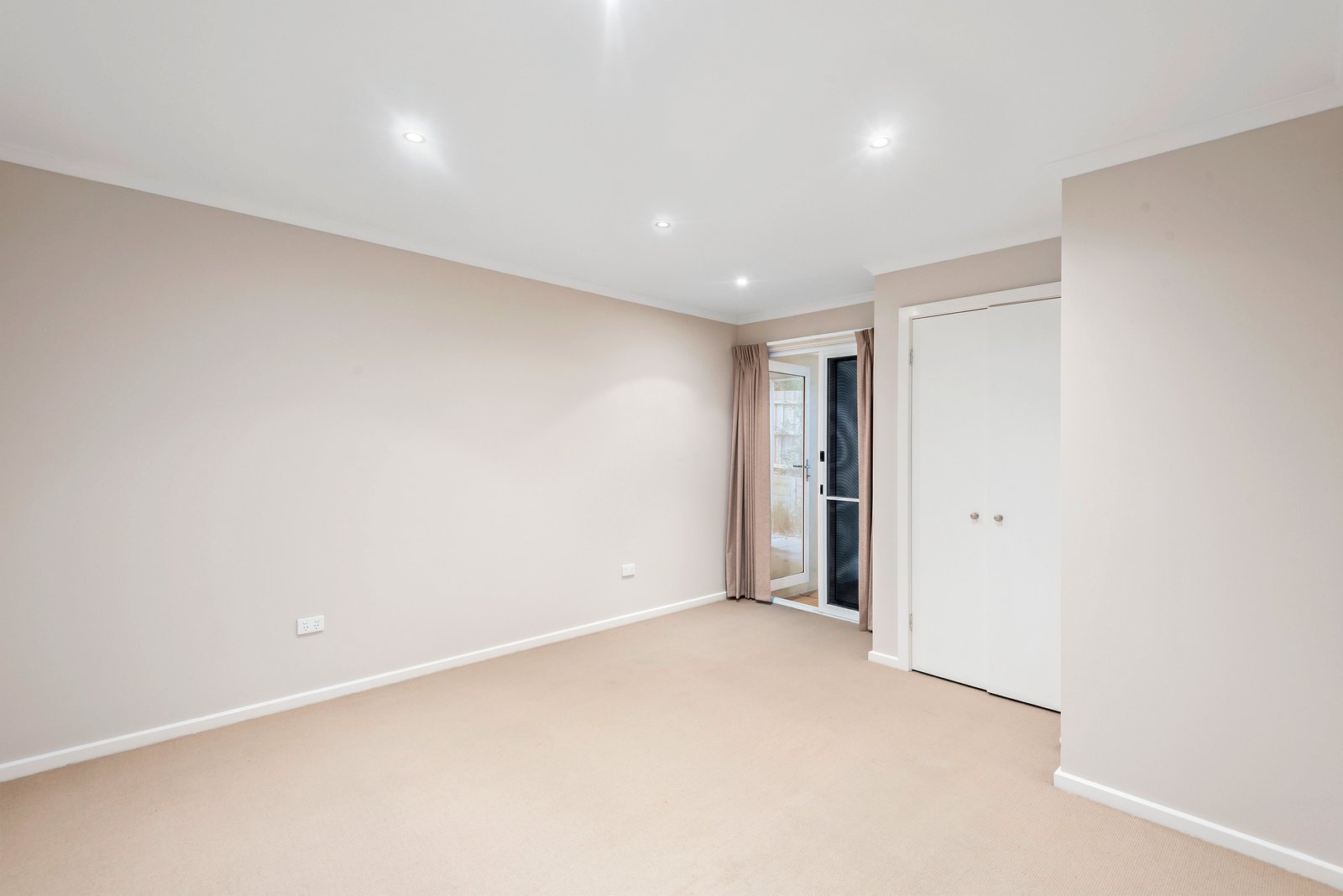 Property Gallery Thumbnail 5