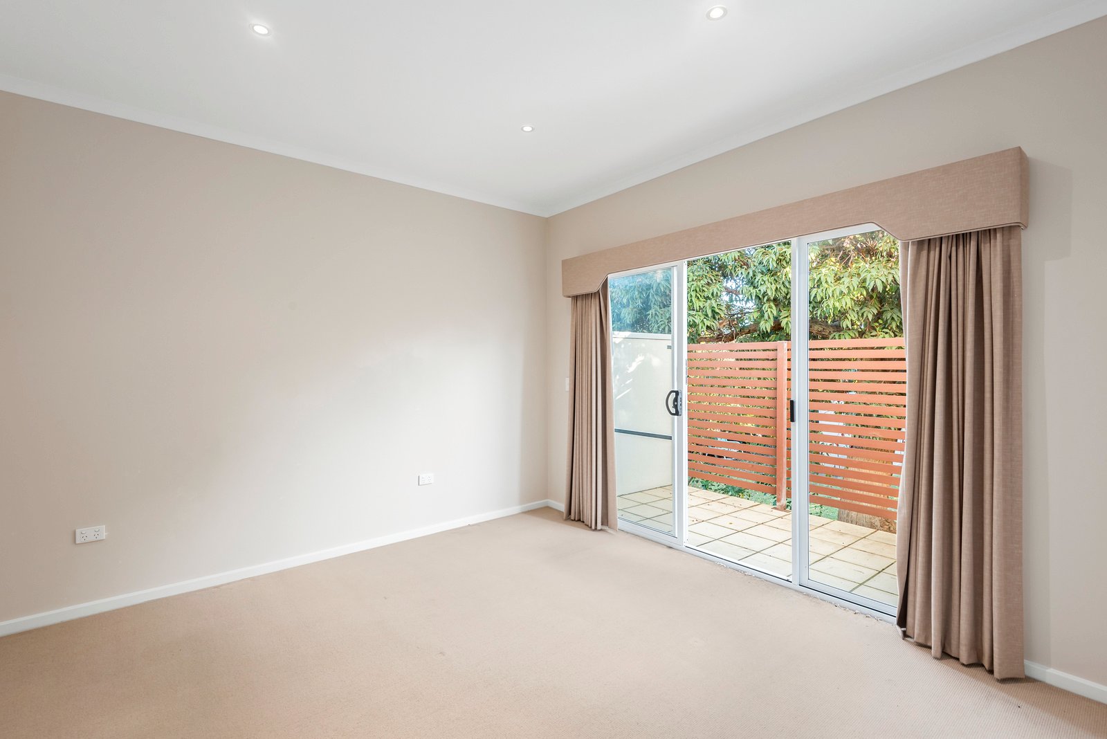 Property Gallery Thumbnail 6