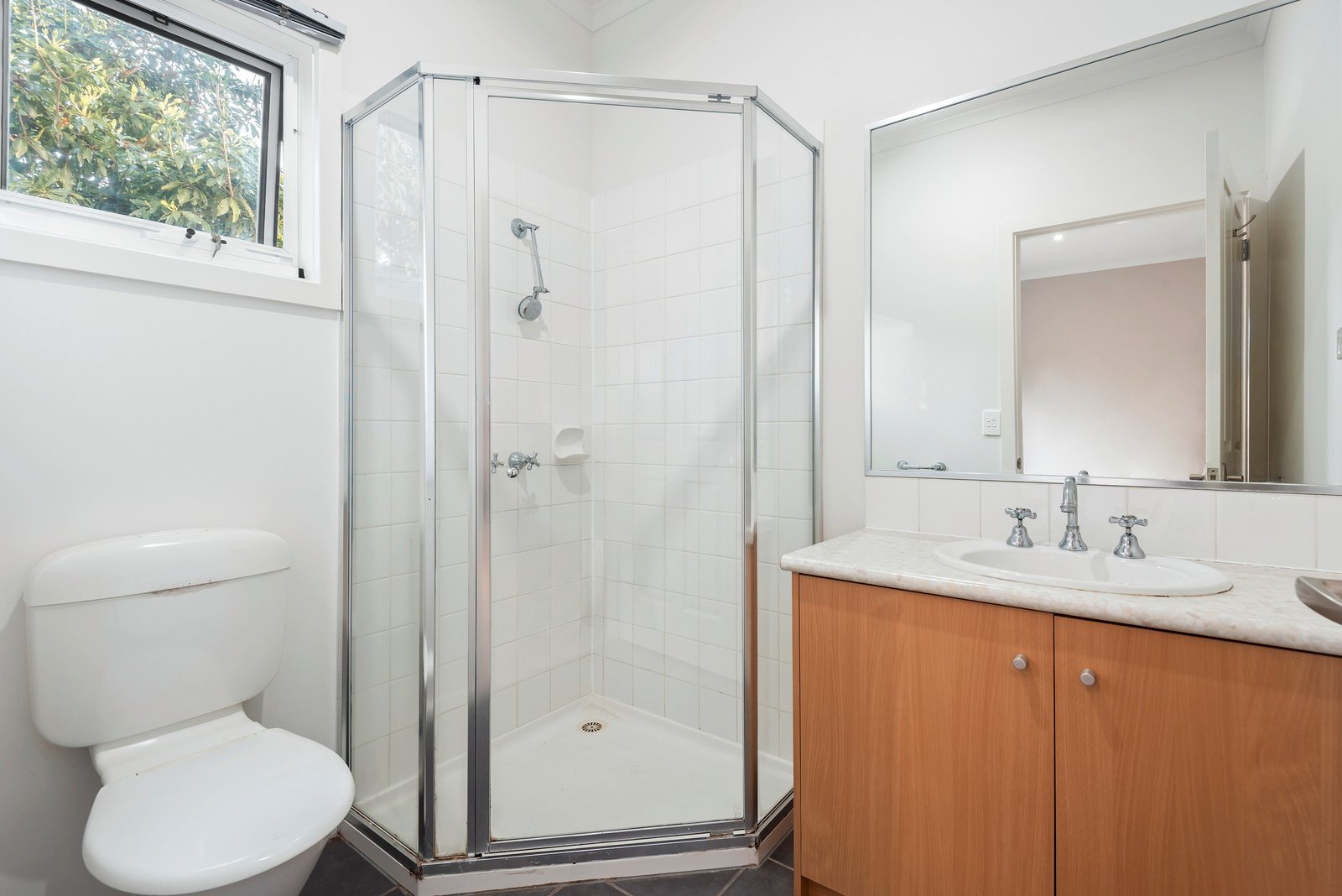Property Gallery Thumbnail 8