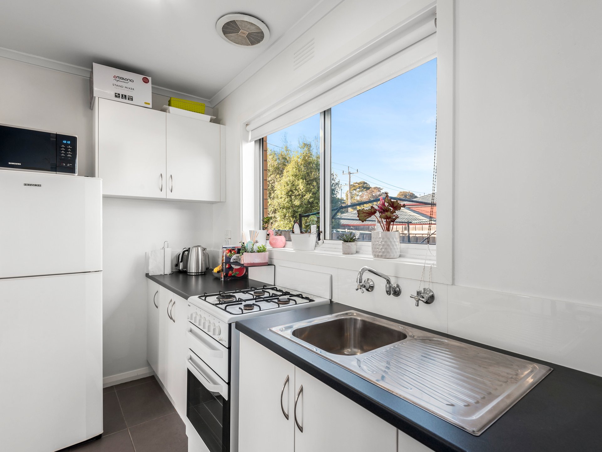 2/88-90 Ballarat Road, Hamlyn Heights image 5