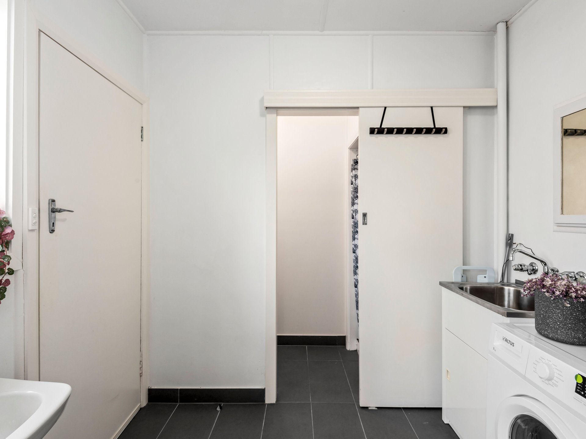 2/88-90 Ballarat Road, Hamlyn Heights image 7