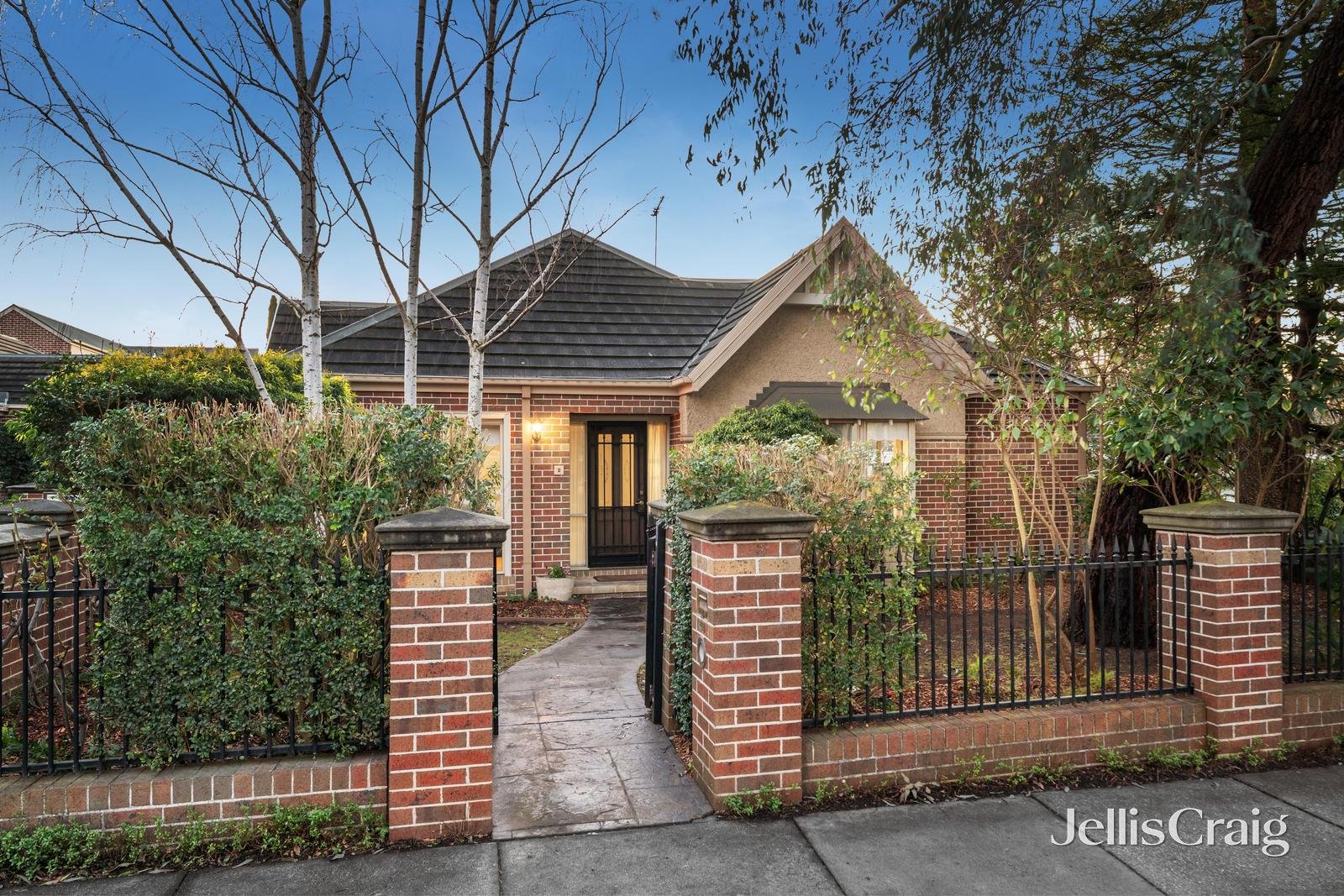 2/88 Main Street, Blackburn image 1