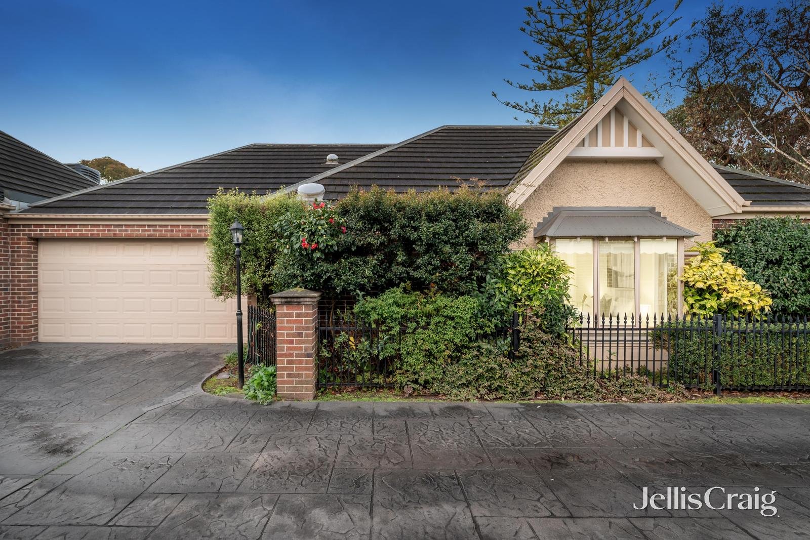 2/88 Main Street, Blackburn image 2