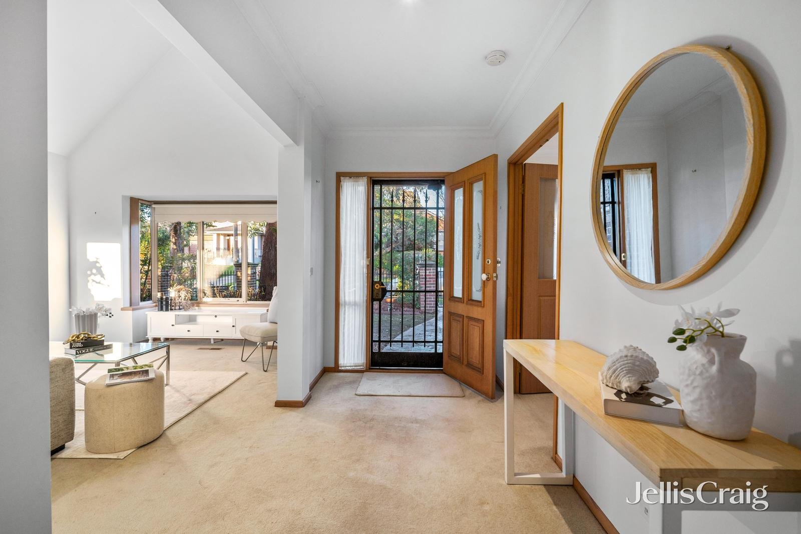 2/88 Main Street, Blackburn image 3
