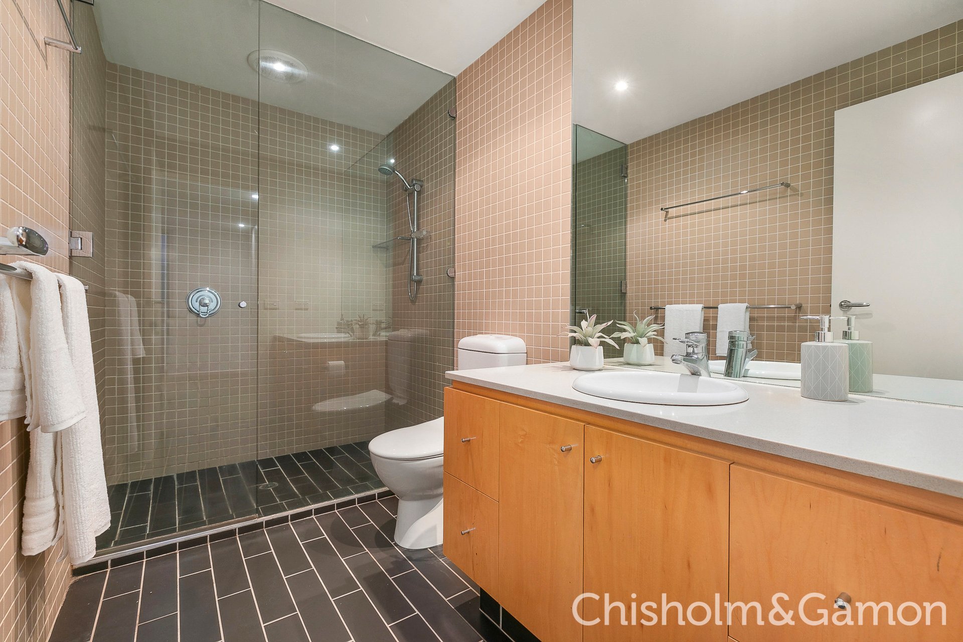 2/88 Ormond Road, Elwood image 9