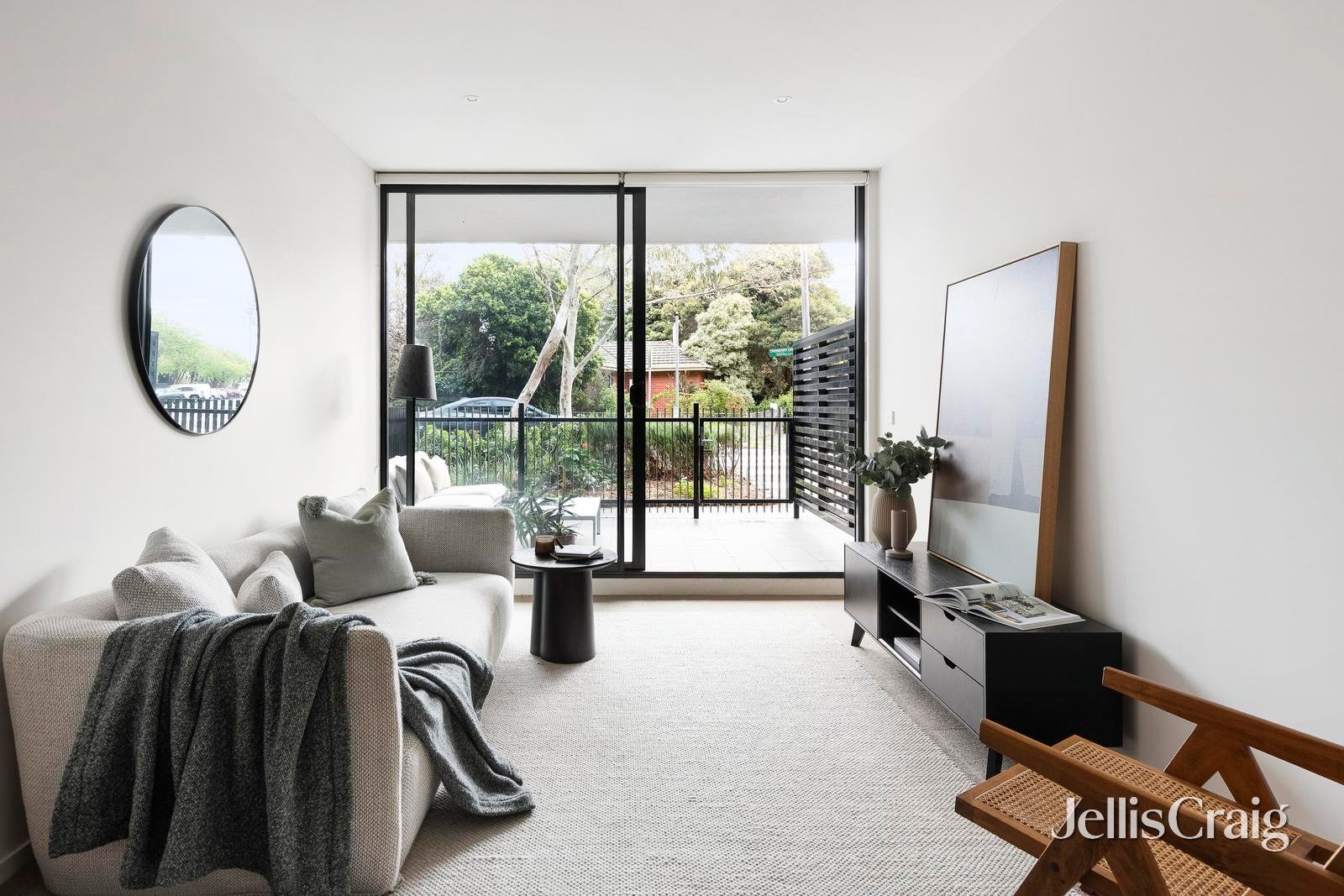 2/88 Trenerry Crescent, Abbotsford image 1