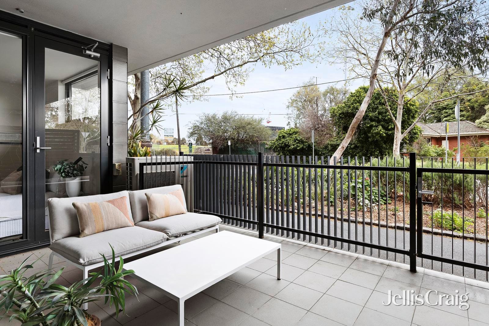 2/88 Trenerry Crescent, Abbotsford image 2