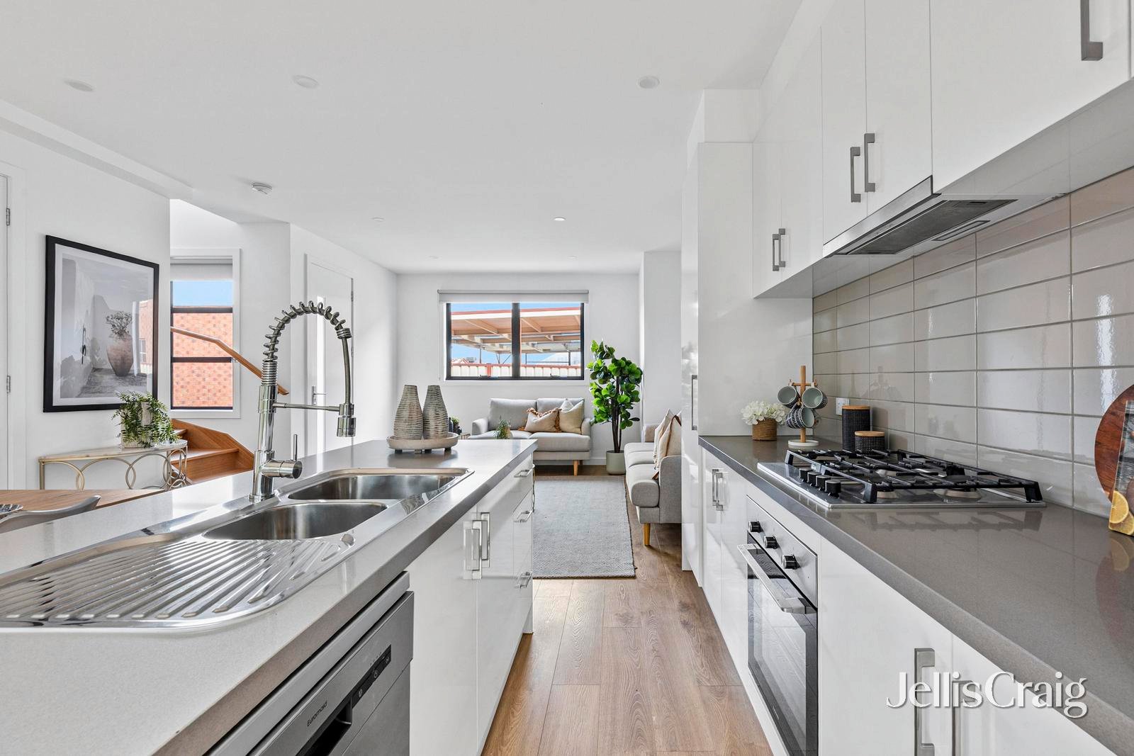 2/88 Westmoreland Road, Sunshine&nbsp;North image 4
