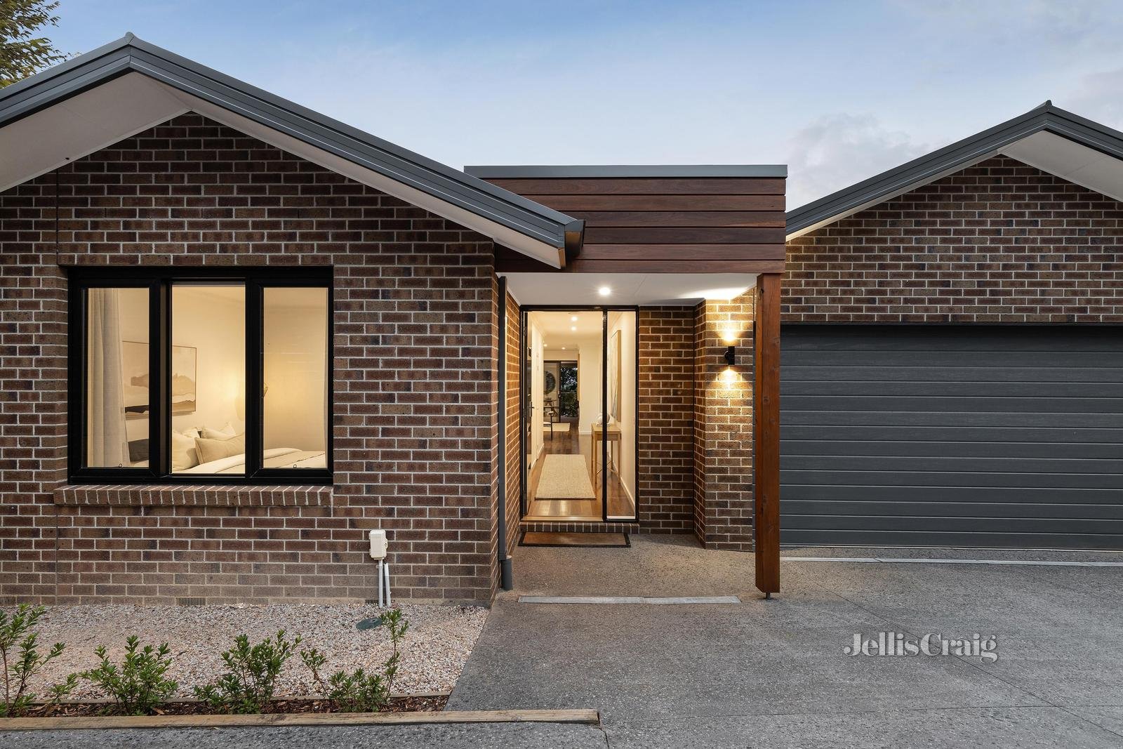 2/89 Buena Vista Drive, Montmorency image 2
