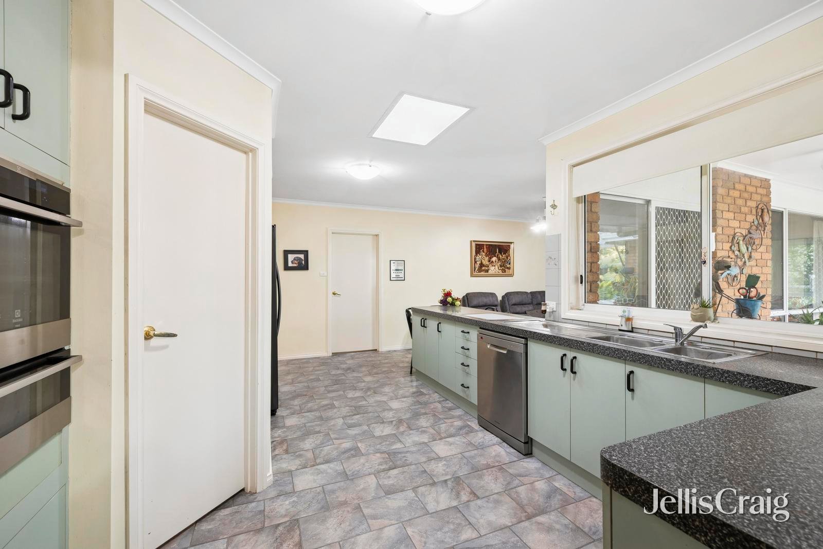 289 Harpers Road, Woodend image 4