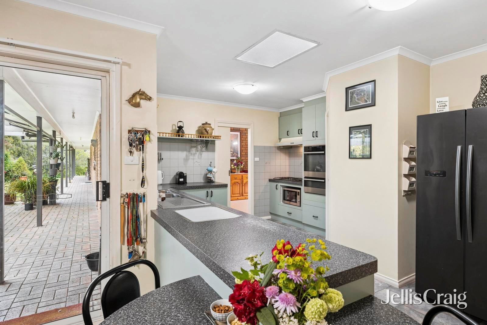 289 Harpers Road, Woodend image 5