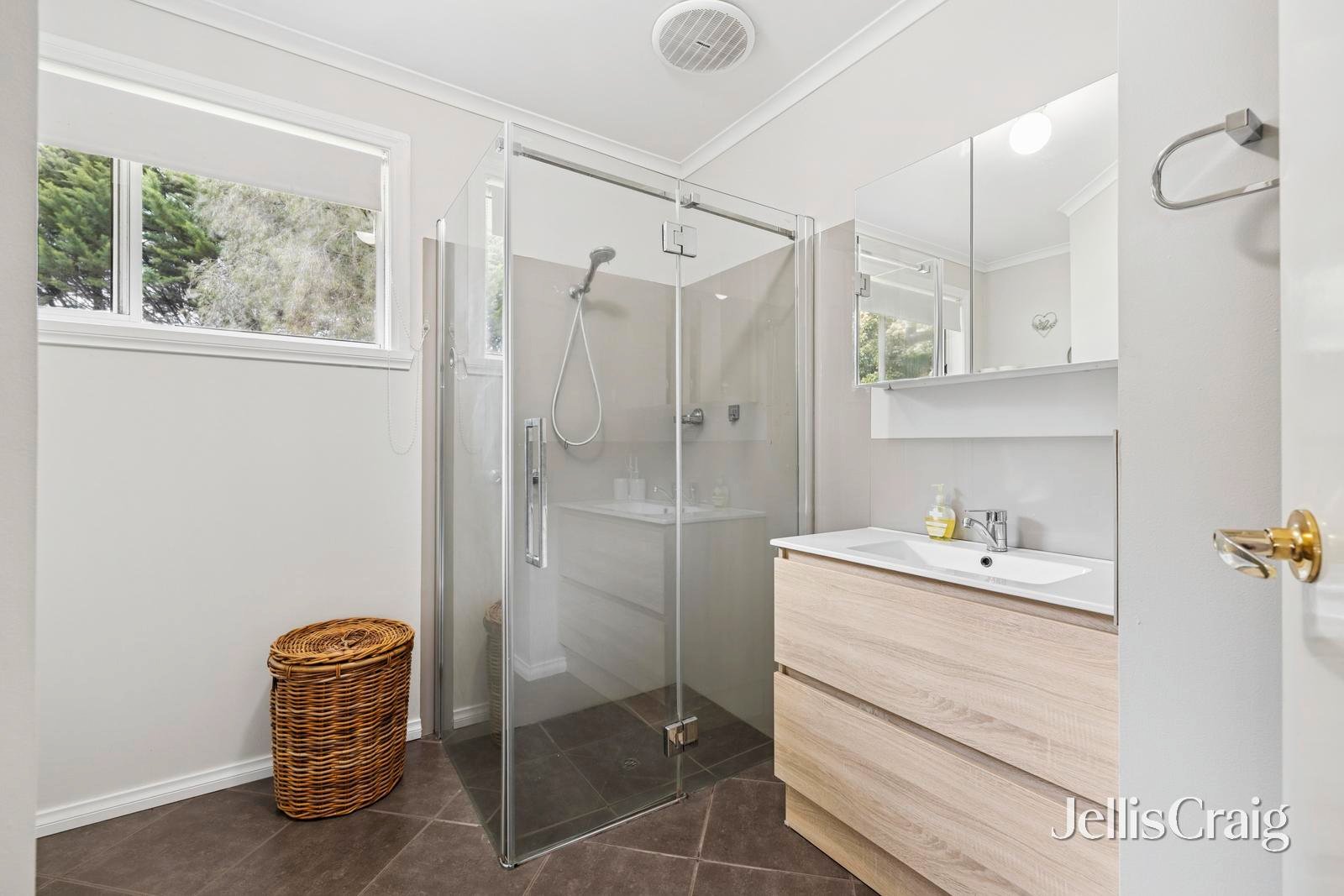 289 Harpers Road, Woodend image 9