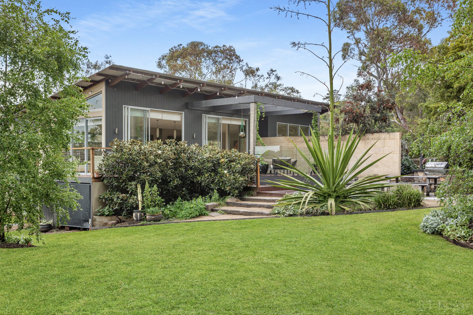 Property Gallery Thumbnail 6