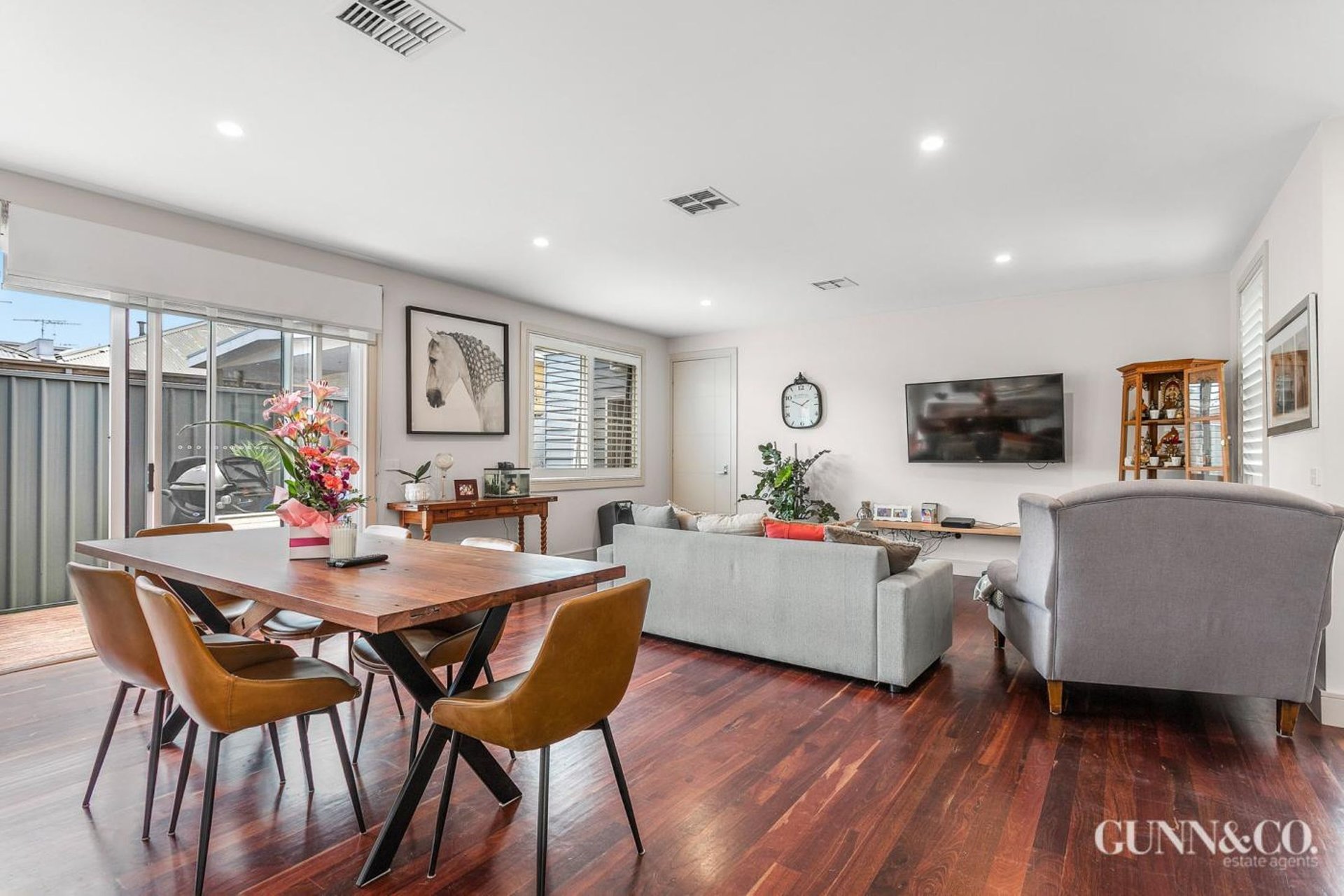 2/89 Melbourne Road, Williamstown image 3