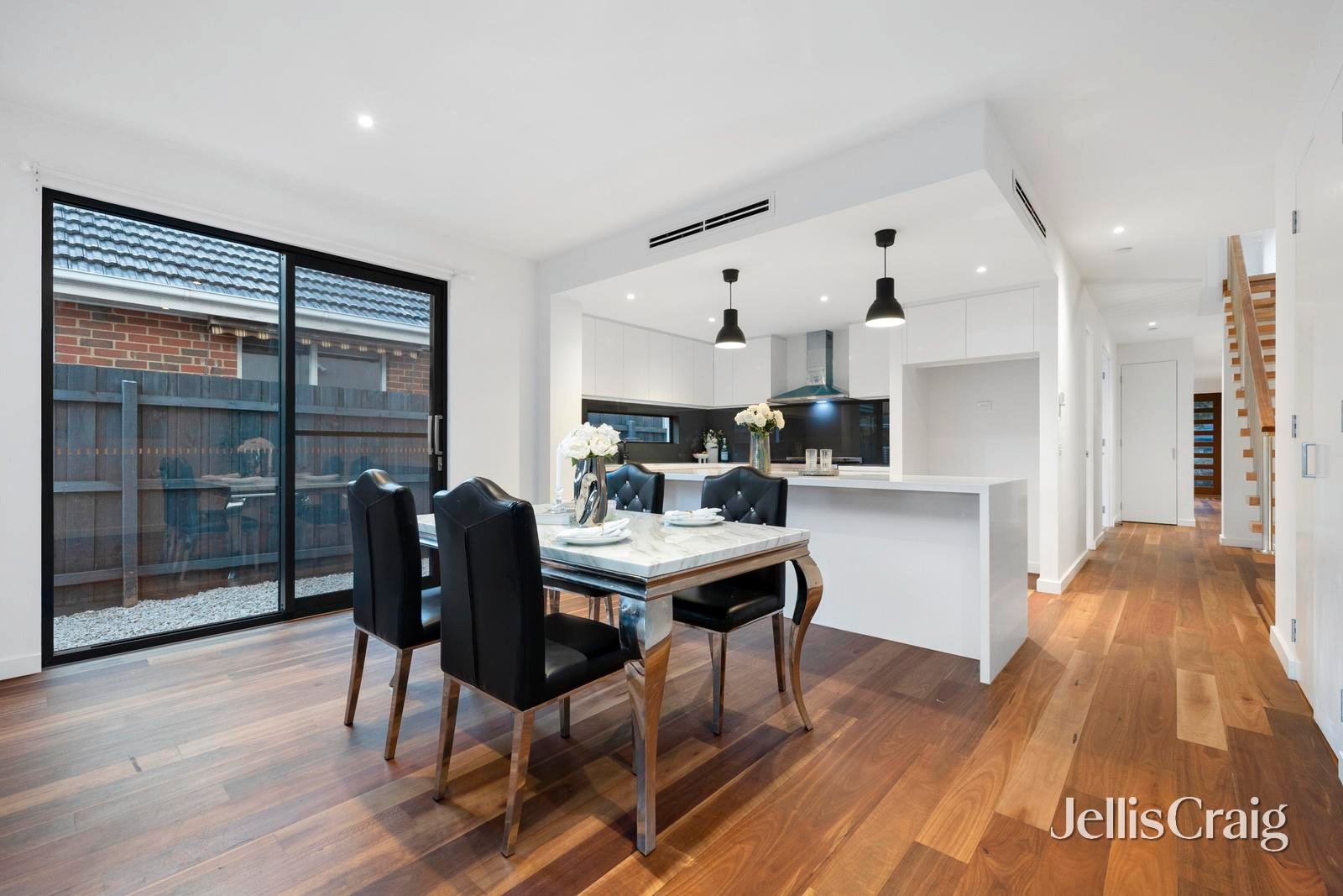 28a Atkinson Street, Bentleigh image 2