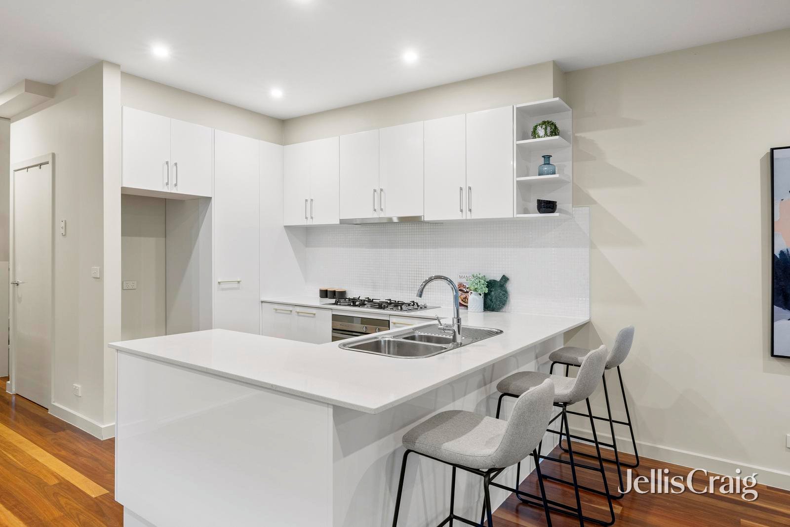 28a Barrington Street, Bentleigh East image 6