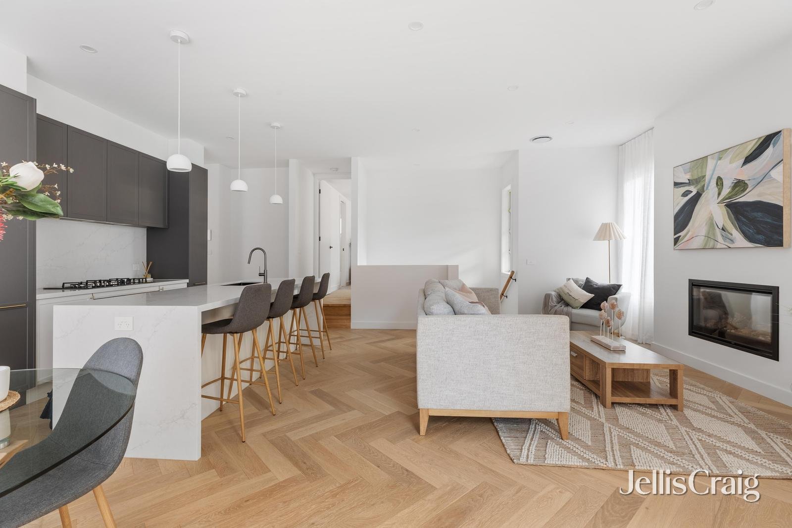 2/8A Bird Street, Eltham image 4