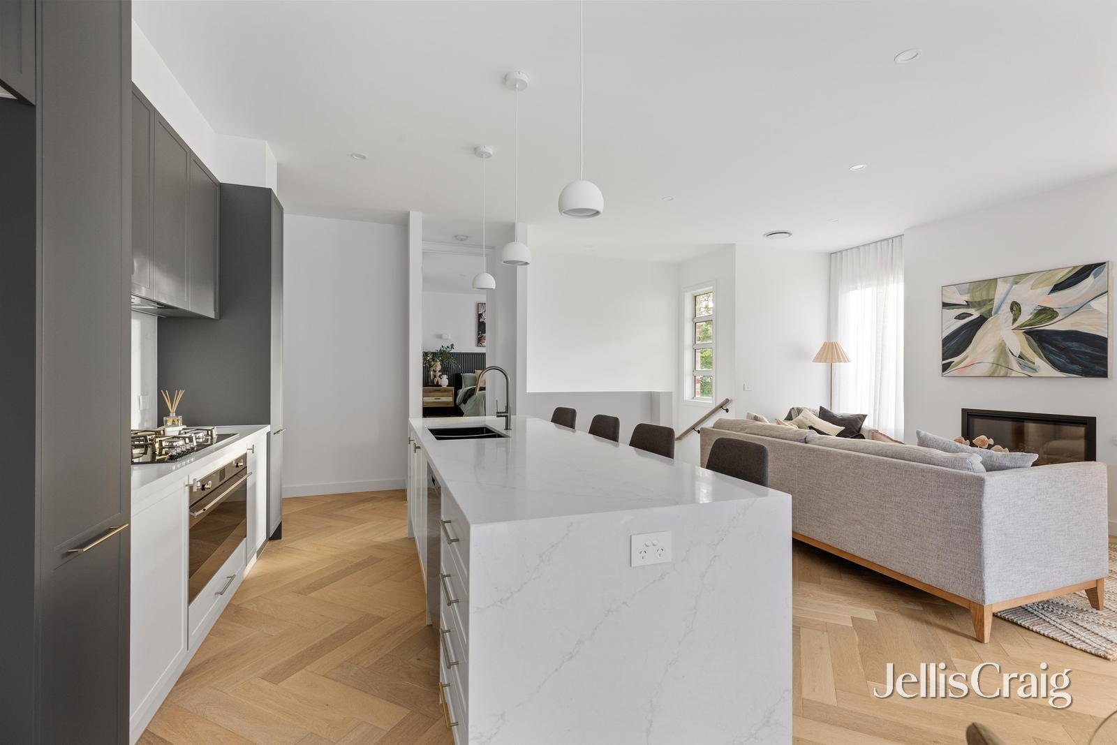 2/8A Bird Street, Eltham image 8