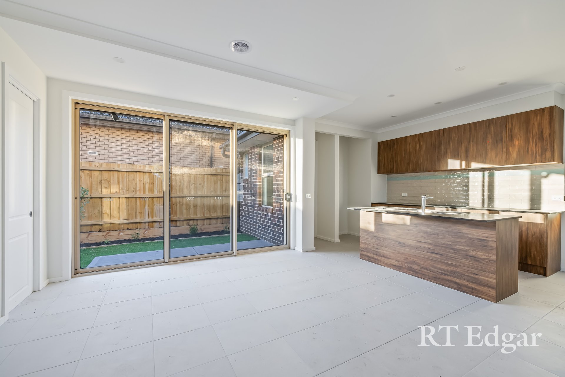 Property Gallery Thumbnail 2