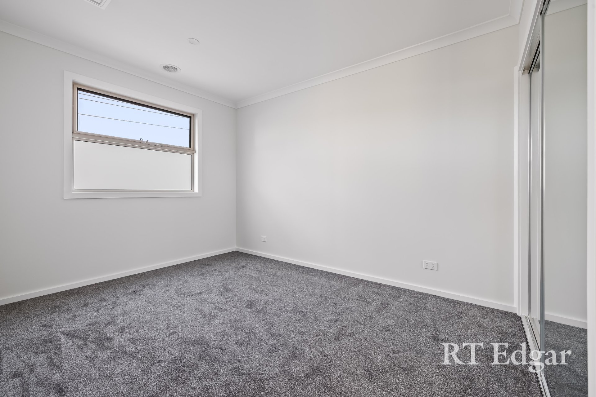 Property Gallery Thumbnail 4