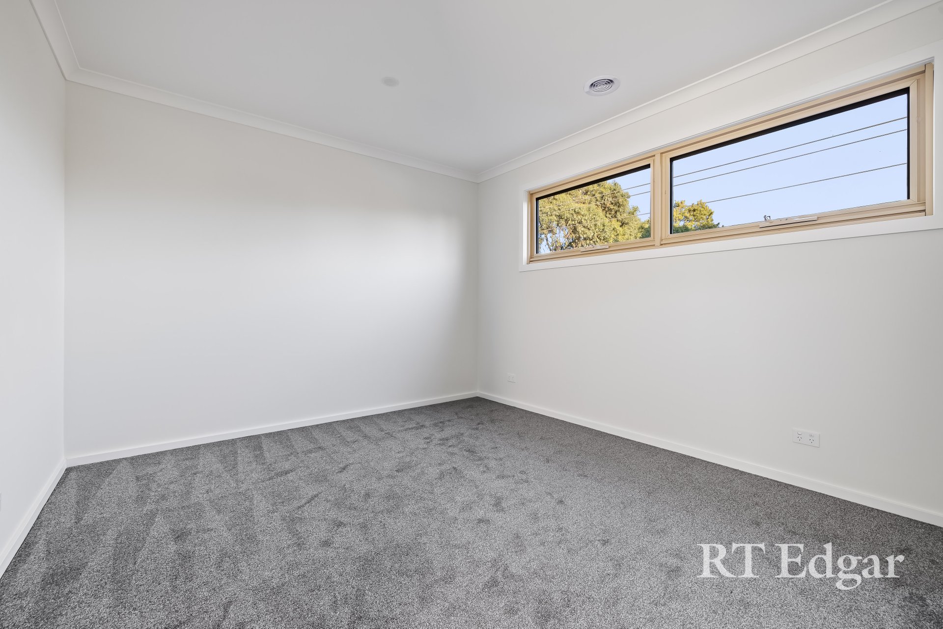 Property Gallery Thumbnail 5