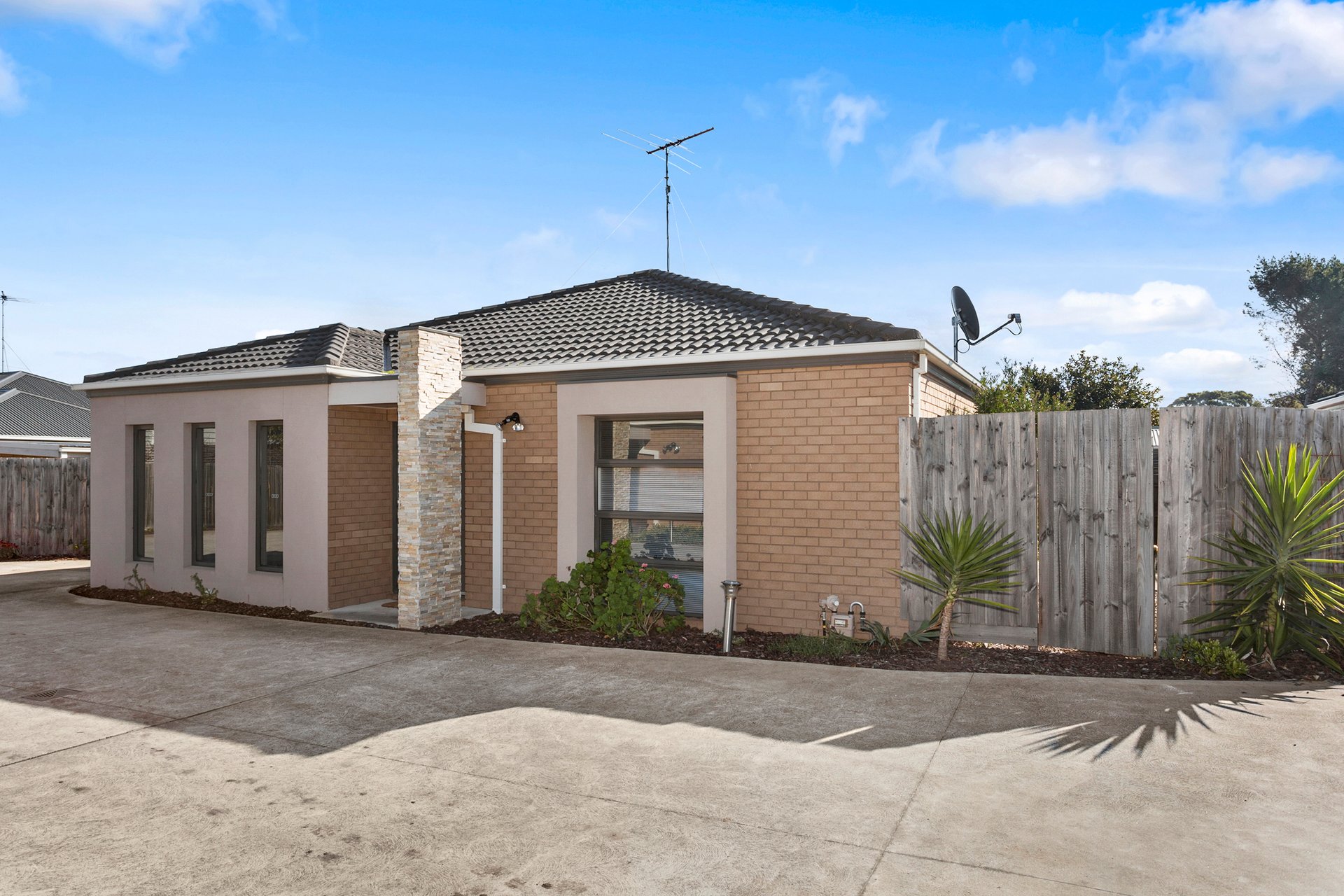 2/911 Street, Drysdale RT Edgar