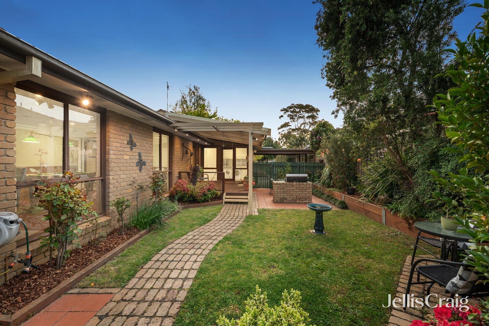 29 Abercromby Road, Blackburn South image 11