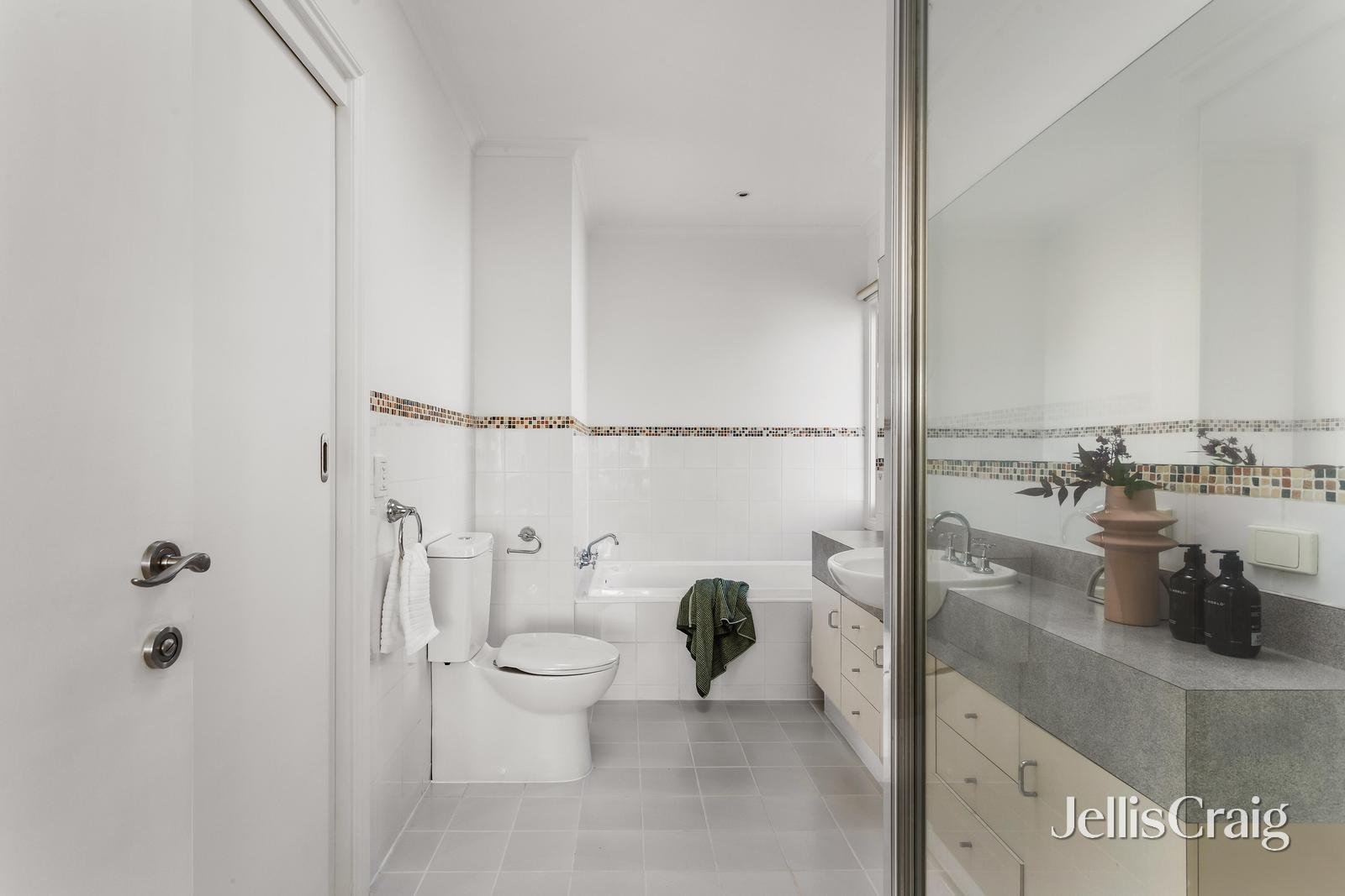 2/9 Affleck Street, South&nbsp;Yarra image 8