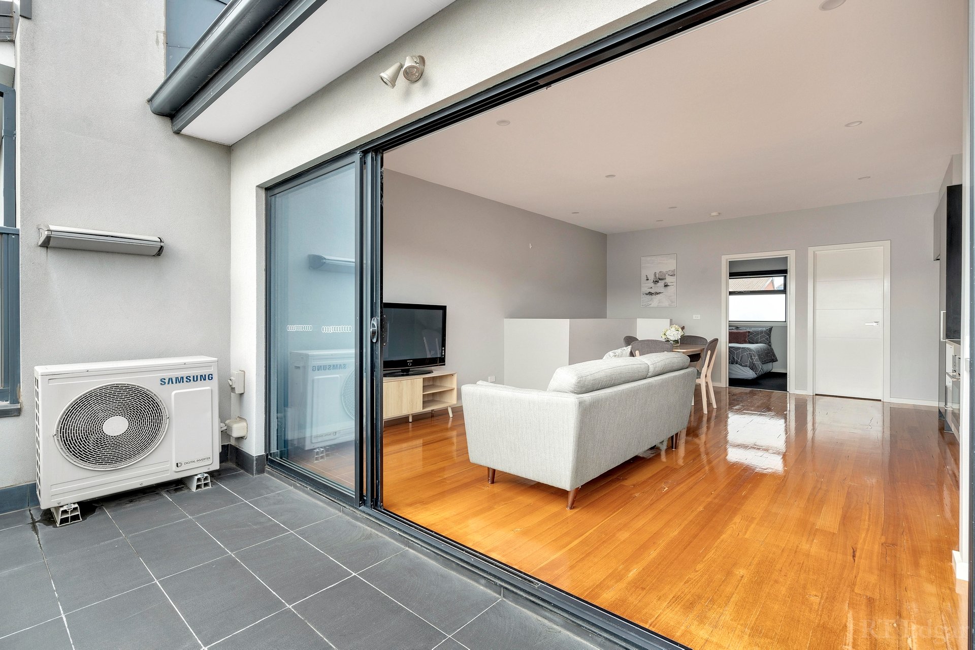 Property Gallery Thumbnail 8