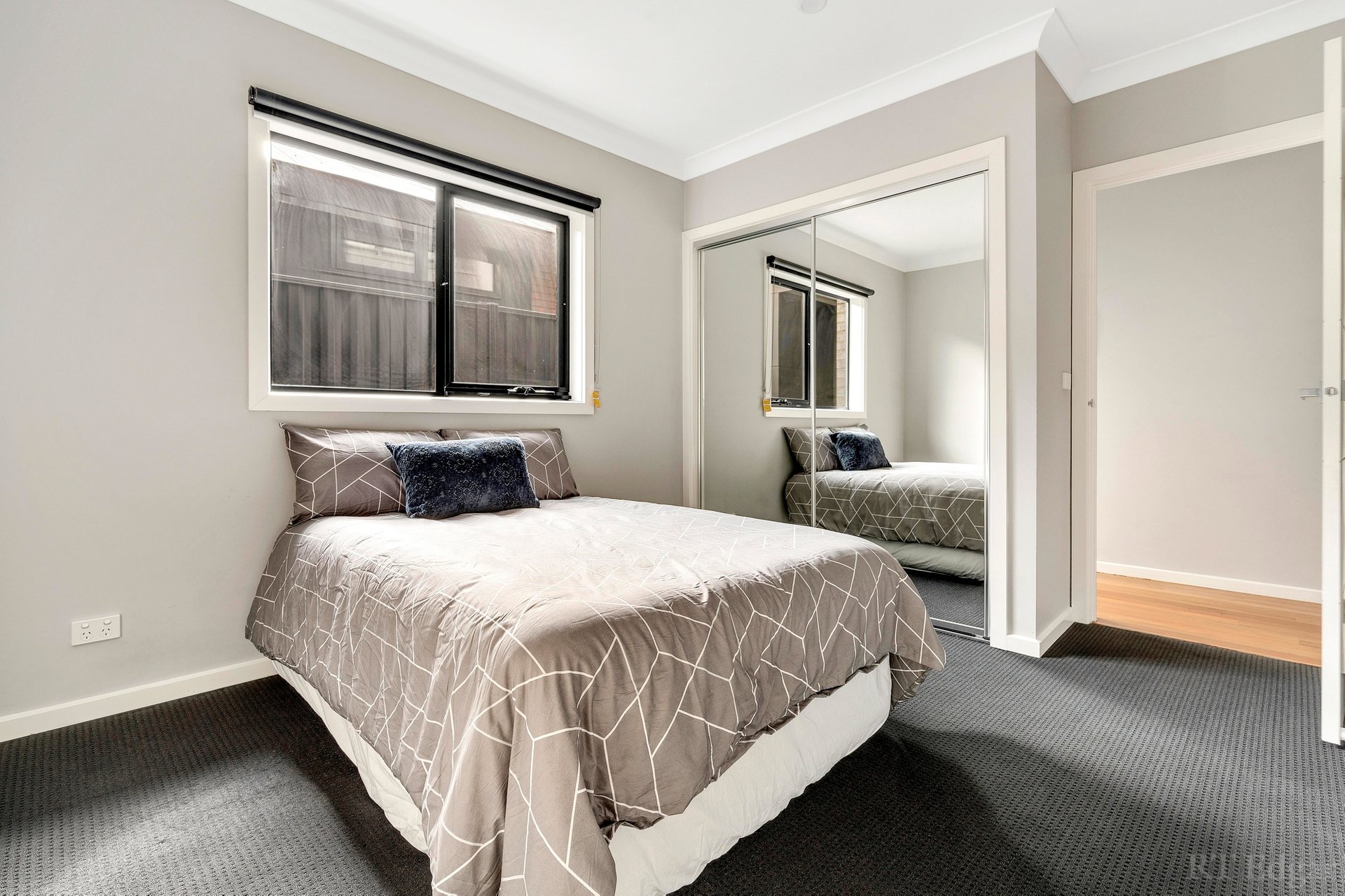Property Gallery Thumbnail 10