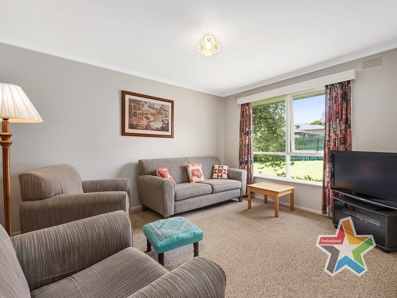 29 Balmoral Street, Kilsyth image 2