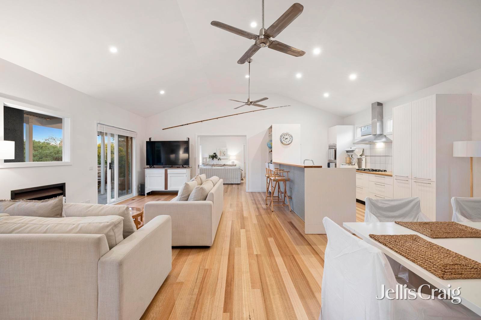 29 Beach Avenue, Blairgowrie image 24