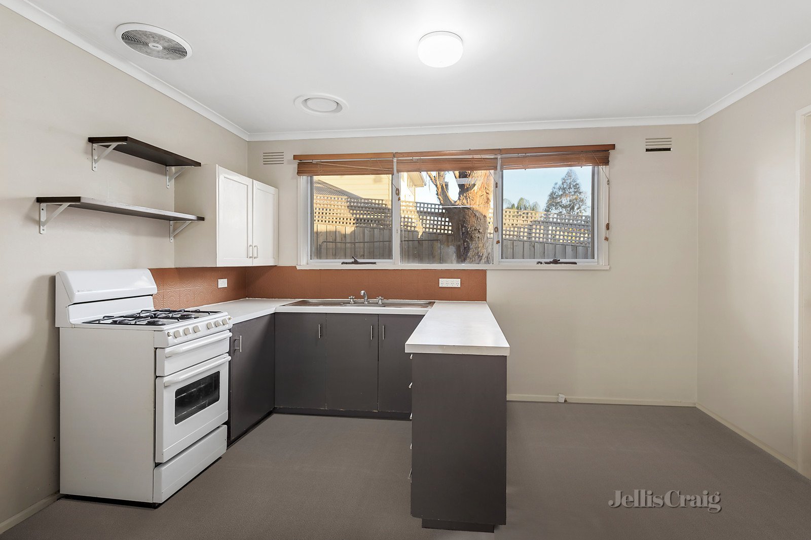 2/9 Beaconsfield Road, Briar Hill image 4