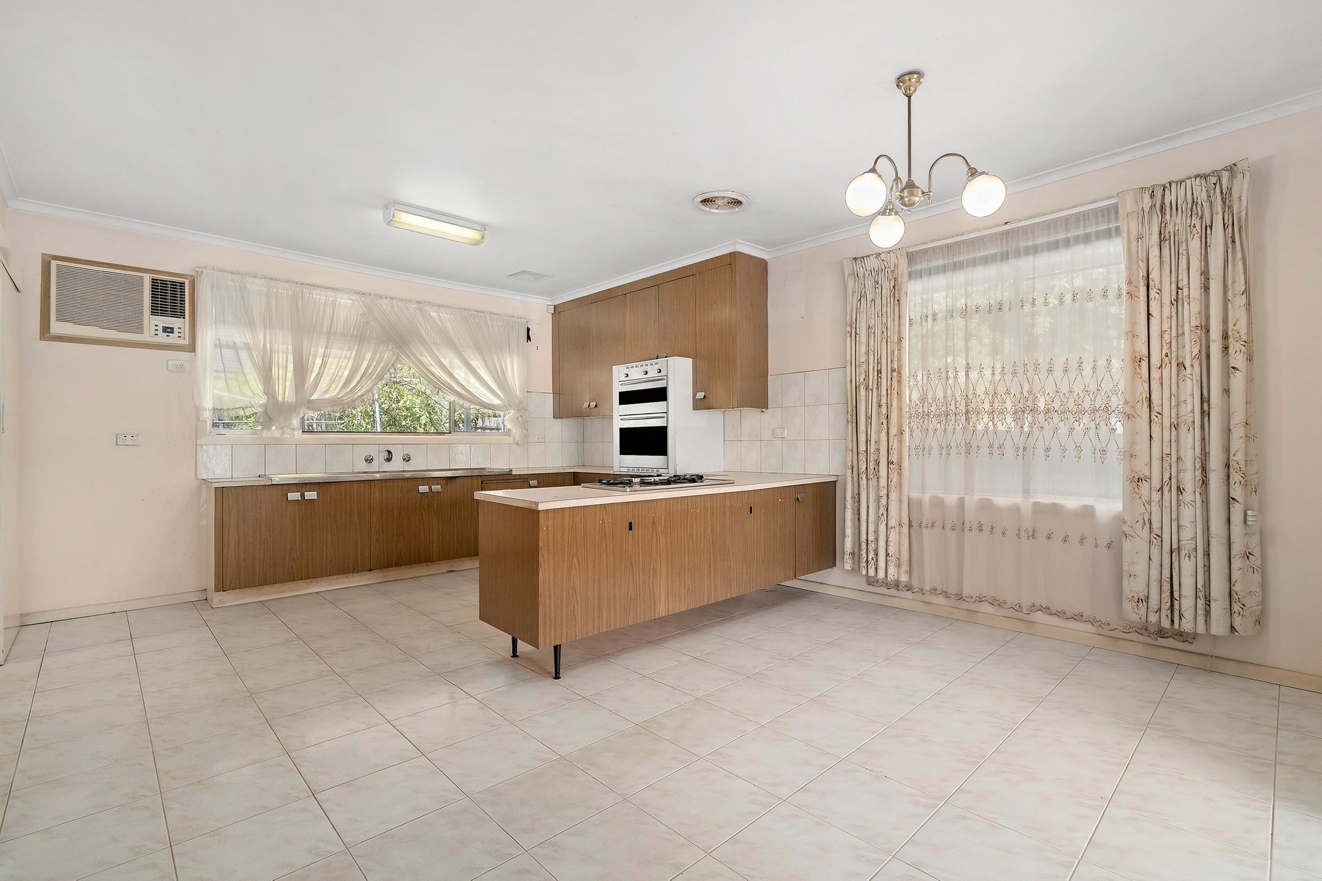 Property Gallery Thumbnail 3