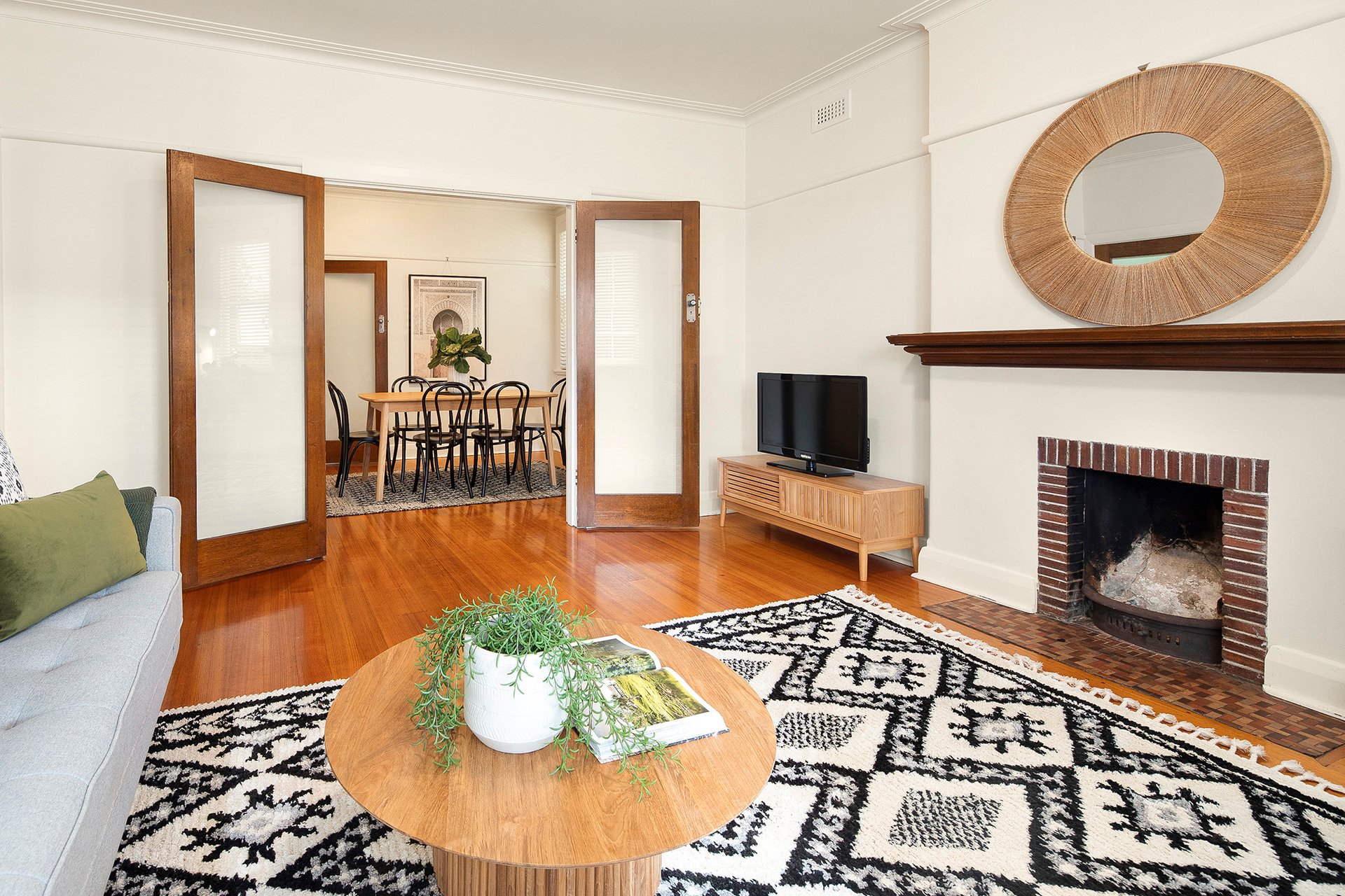 2/9 Bluff Avenue, Elwood image 2