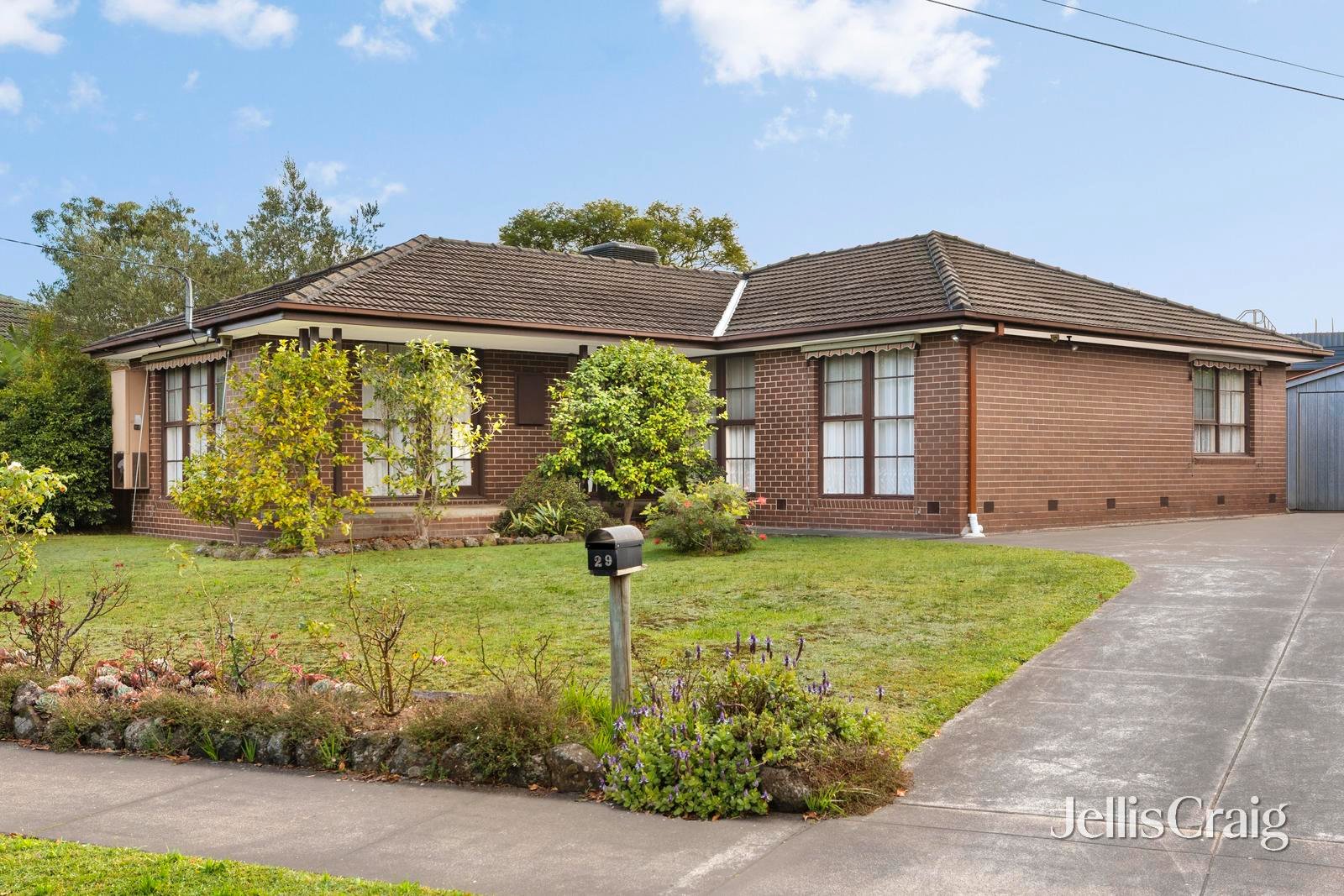 29 Booran Avenue, Glen&nbsp;Waverley image 2