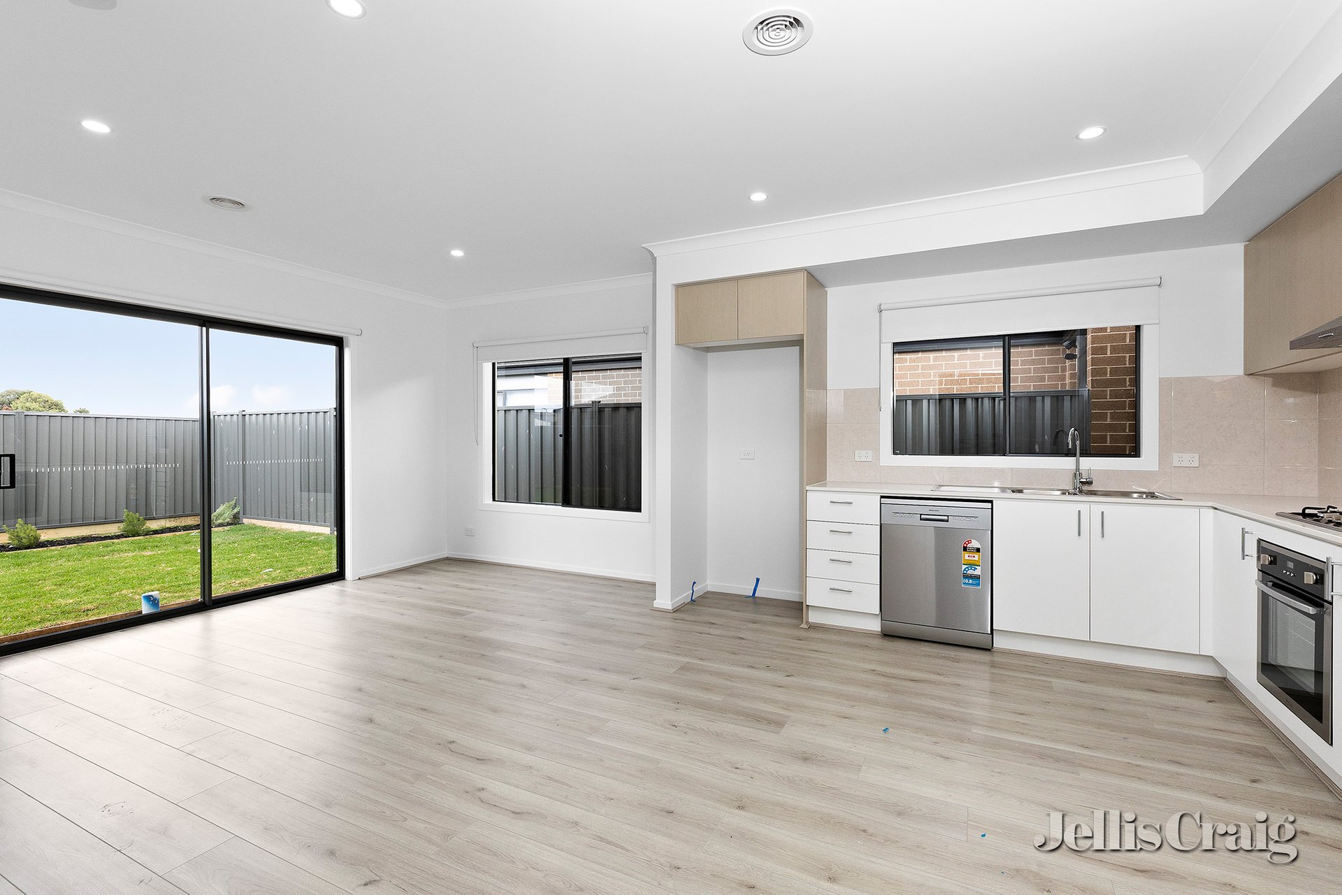 29 Brolga Boulevard, Winter&nbsp;Valley image 2