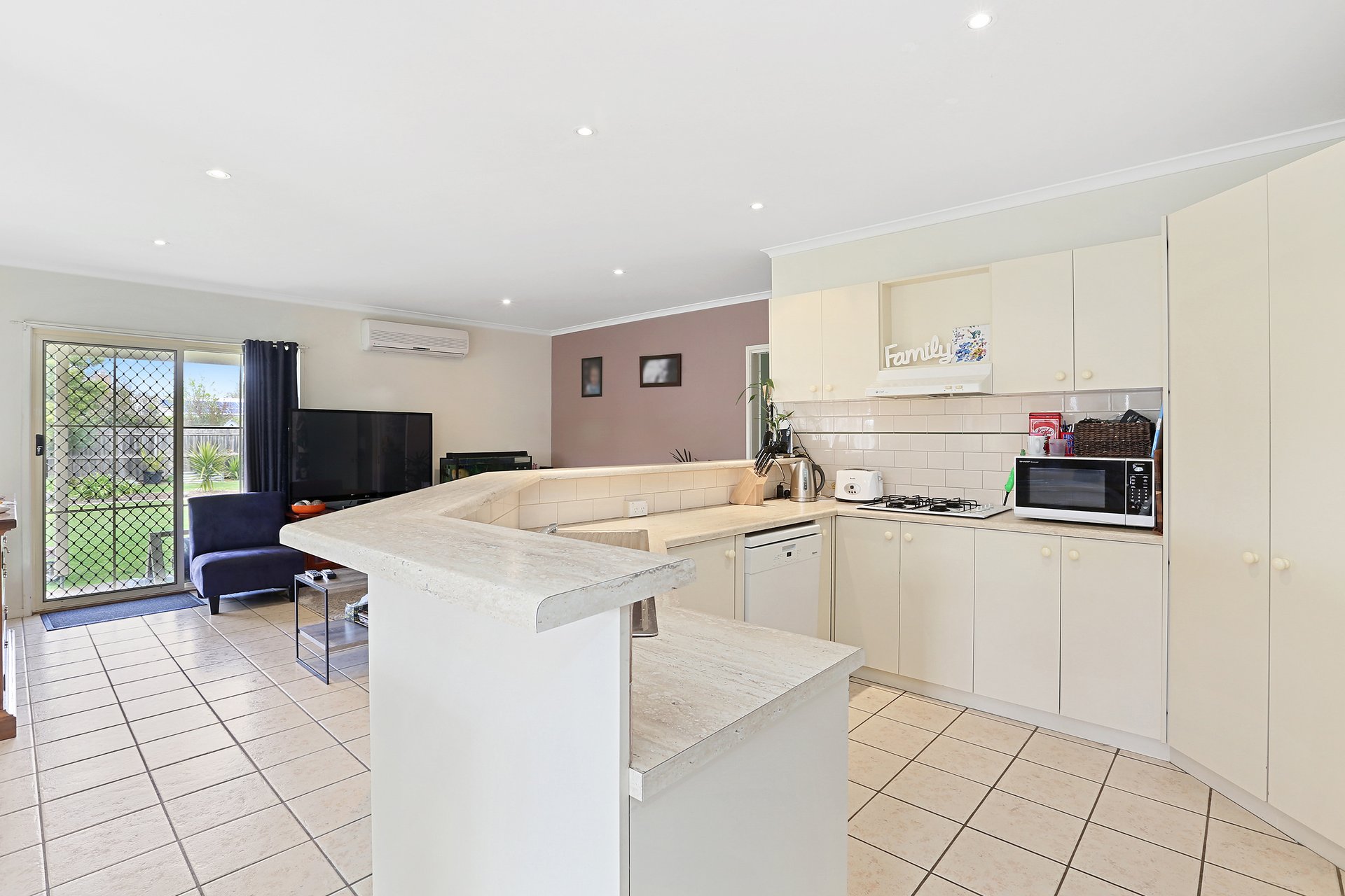 29 Buckingham Street, Lara image 3