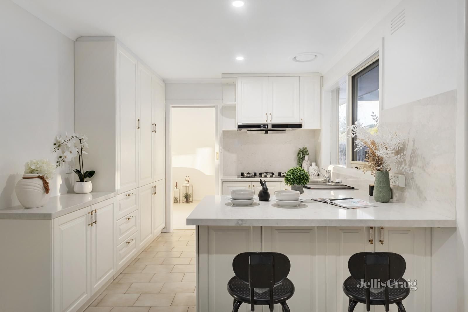 29 Burgundy Drive, Doncaster image 2
