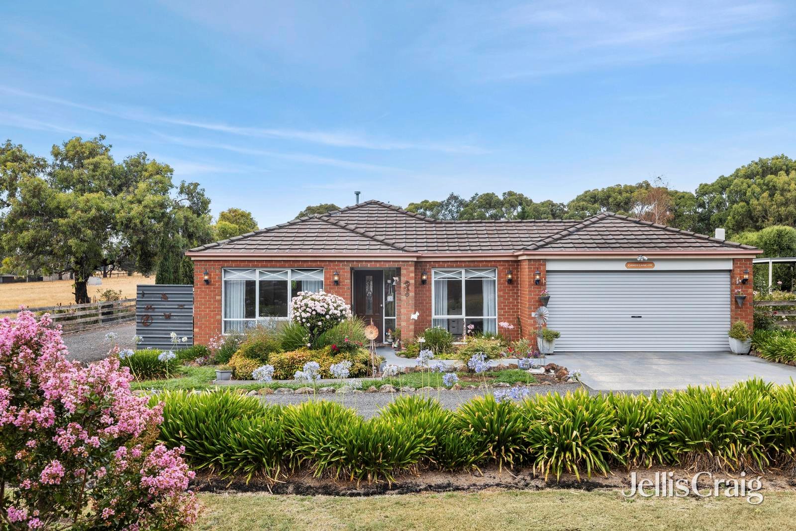 29 Burton Avenue, Kyneton image 1