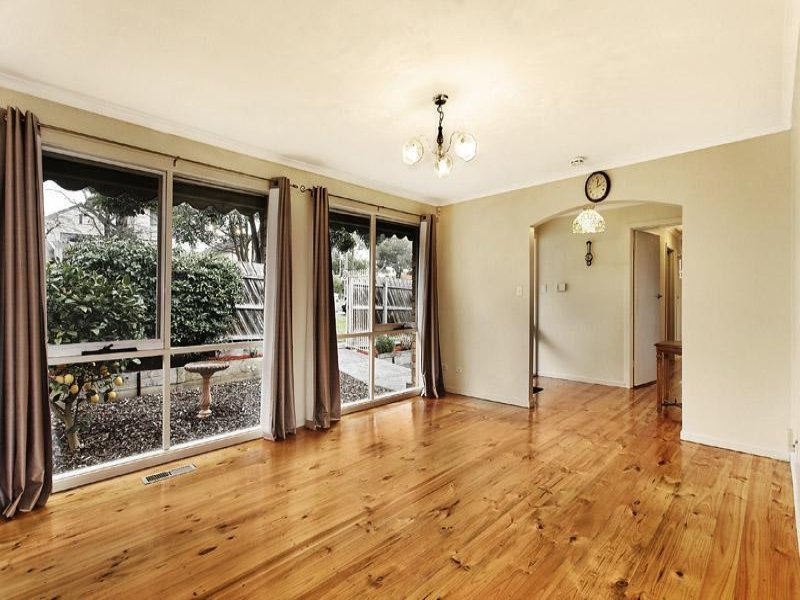 2/9 Cairo Road, Mont Albert North image 2