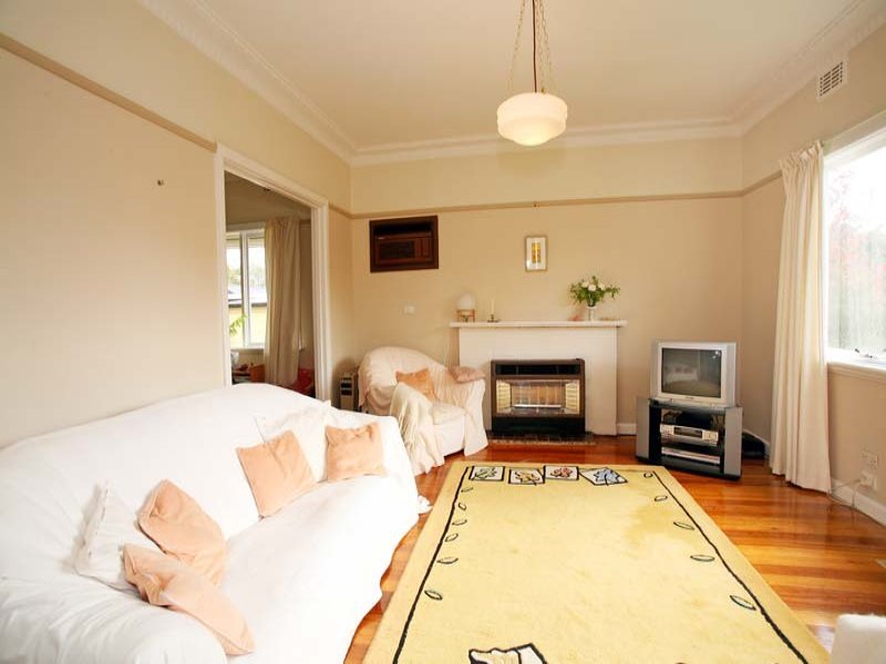 29 Cairo Road, Mont Albert North image 3